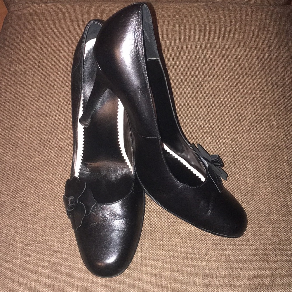 Amanda Smith Black Flower 4in Heels